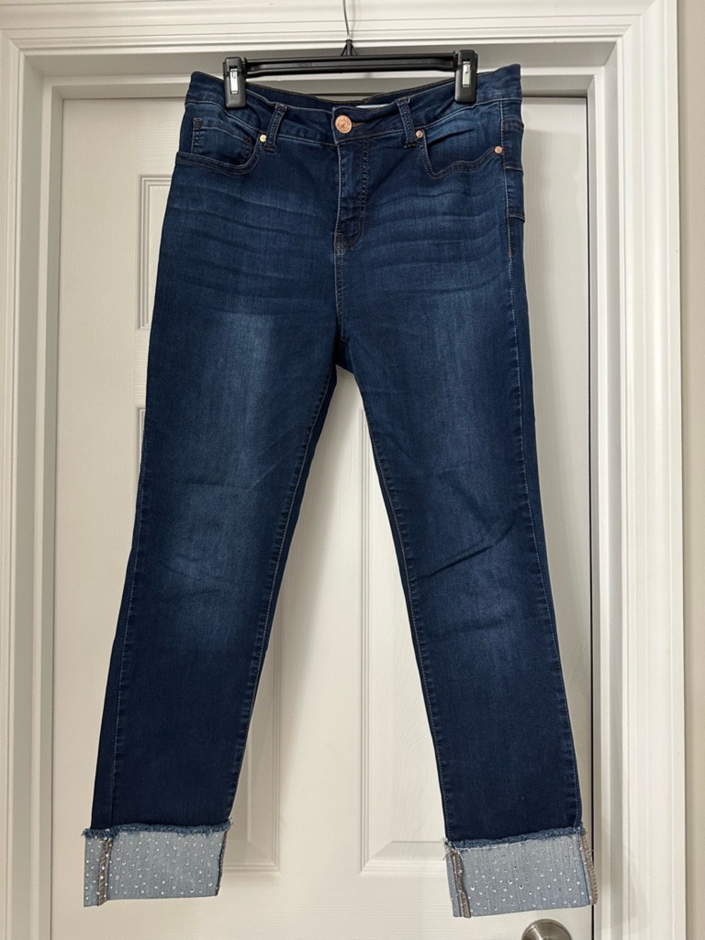 Dark Wash Women's Cuffed Jeans - Navy Blue